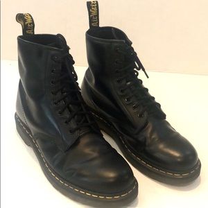 Dr. Marten’s Air Wair Mens’s Boots